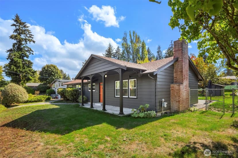 Property photo for 635 Sw 130th Street, Burien photo 2
