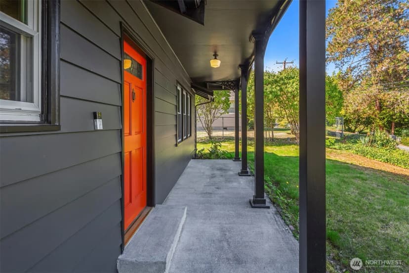 Property photo for 635 Sw 130th Street, Burien photo 3