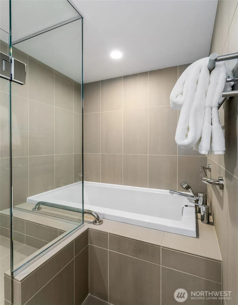 Property photo for 1301 Spring Street #5a, Seattle photo 12