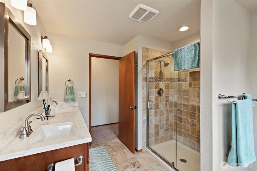 Property photo for 32229 11th Avenue Sw, Federal Way photo 29