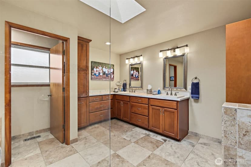 Property photo for 32229 11th Avenue Sw, Federal Way photo 25