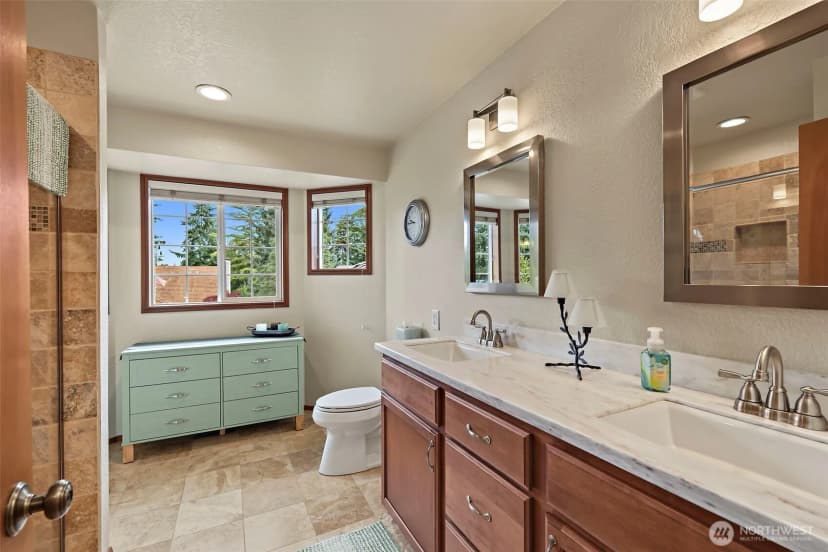 Property photo for 32229 11th Avenue Sw, Federal Way photo 28