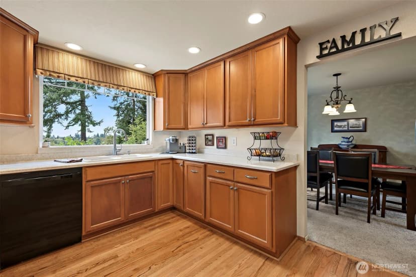 Property photo for 32229 11th Avenue Sw, Federal Way photo 7