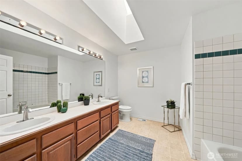 Property photo for 1803 229th Avenue Ne, Sammamish photo 18