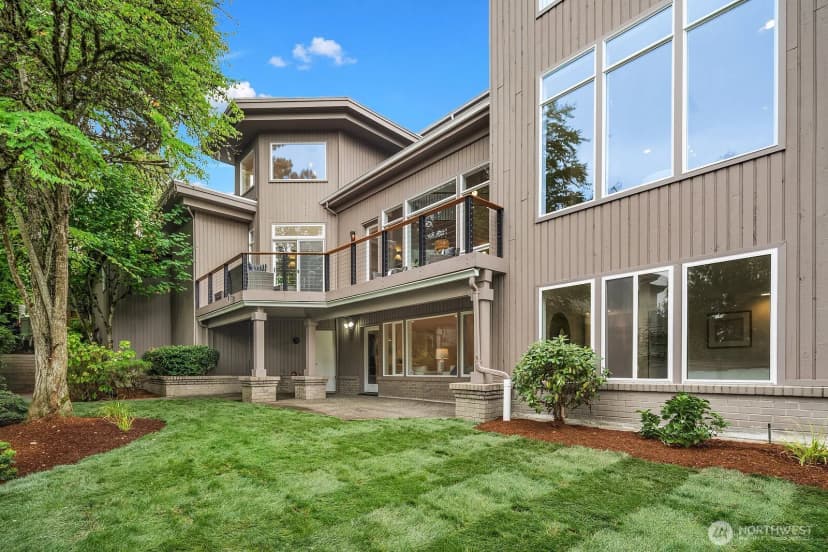 Property photo for 9506 Ne Points Drive, Kirkland photo 34