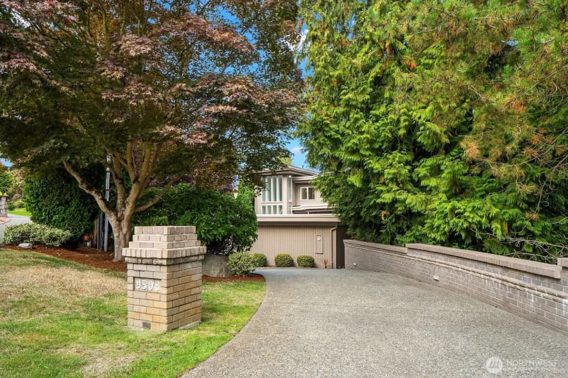 Property photo for 9506 Ne Points Drive, Kirkland photo 38