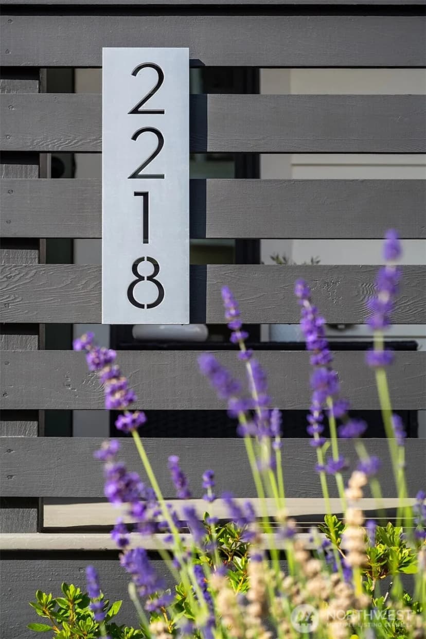 Property photo for 2218 Ne 125th Street, Seattle photo 4