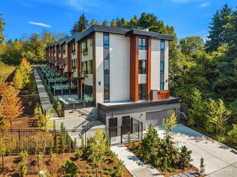 Property photo for 298 118th Avenue Se, Bellevue photo 31