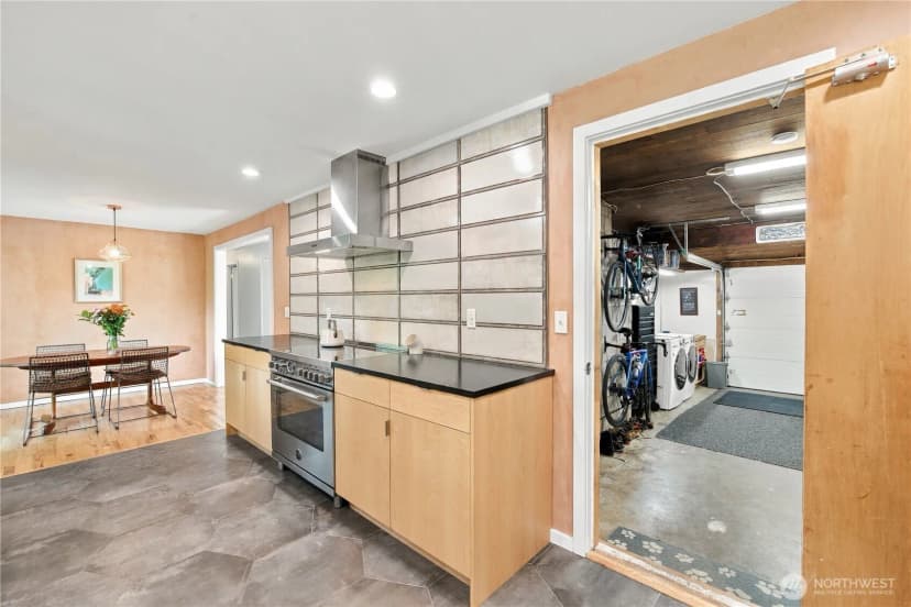 Property photo for 22221 92nd Avenue W, Edmonds photo 12
