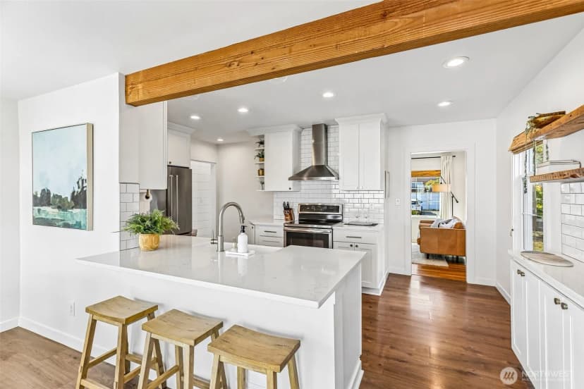 Property photo for 3806 36th Avenue Sw, Seattle photo 11