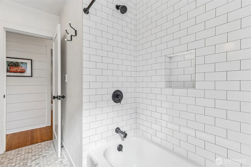 Property photo for 3806 36th Avenue Sw, Seattle photo 13