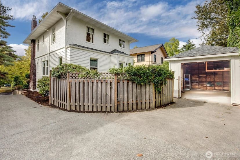 Property photo for 3312 Hunter Boulevard S, Seattle photo 30