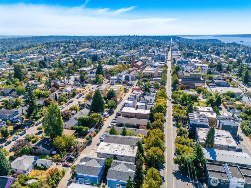 Property photo for 4018 California Avenue Sw, Seattle photo 16