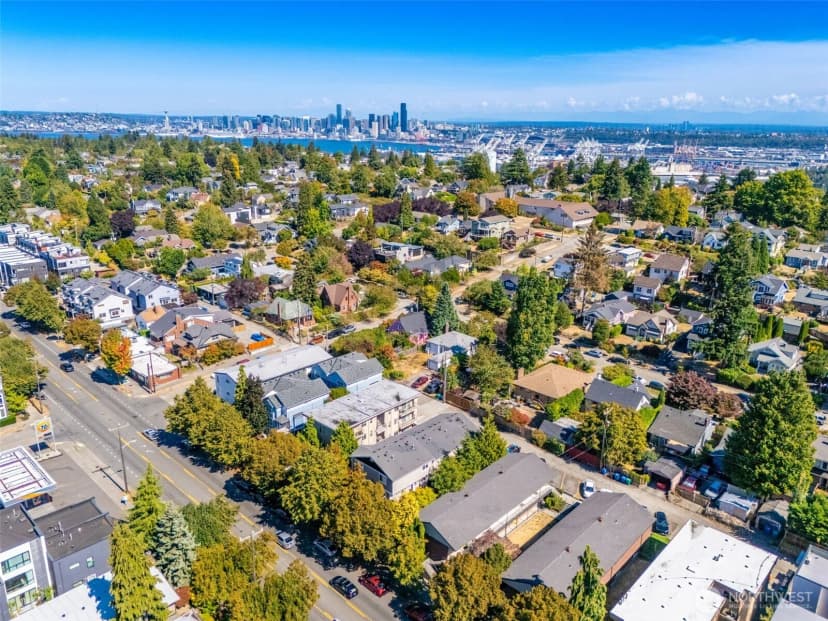 Property photo for 4018 California Avenue Sw, Seattle photo 14
