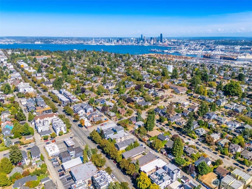 Property photo for 4018 California Avenue Sw, Seattle photo 12