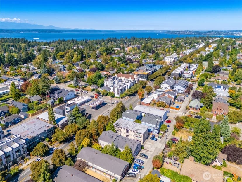 Property photo for 4018 California Avenue Sw, Seattle photo 19