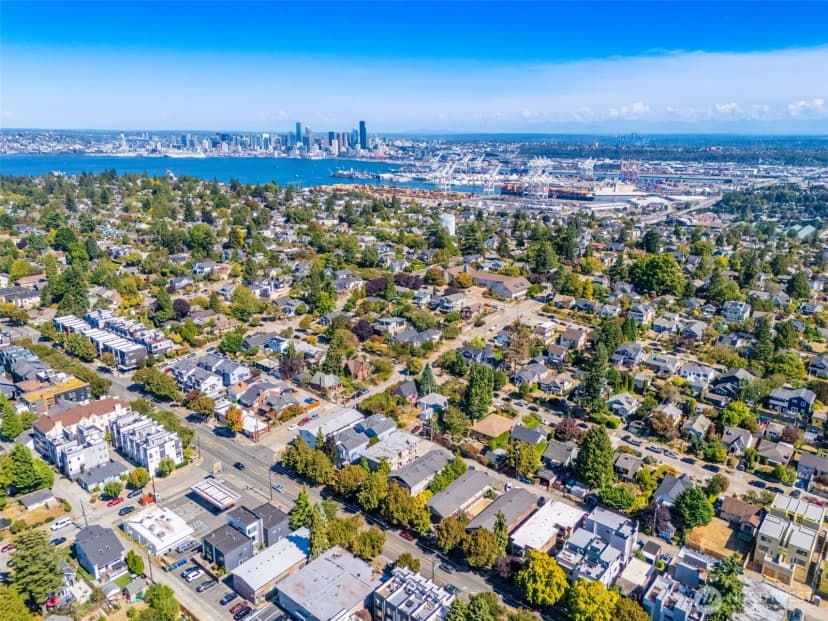 Property photo for 4018 California Avenue Sw, Seattle photo 13
