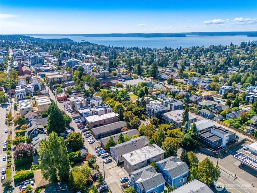 Property photo for 4018 California Avenue Sw, Seattle photo 18