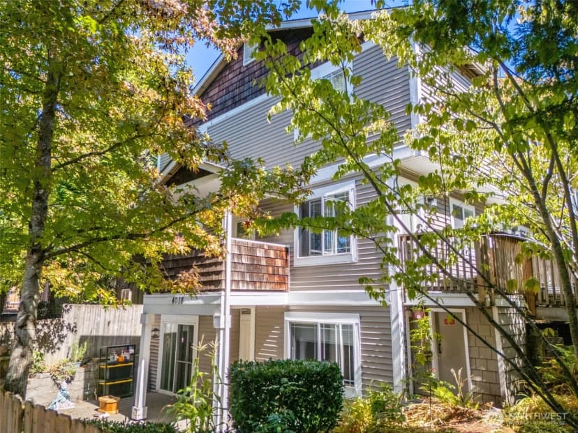 Property photo for 4018 California Avenue Sw, Seattle
