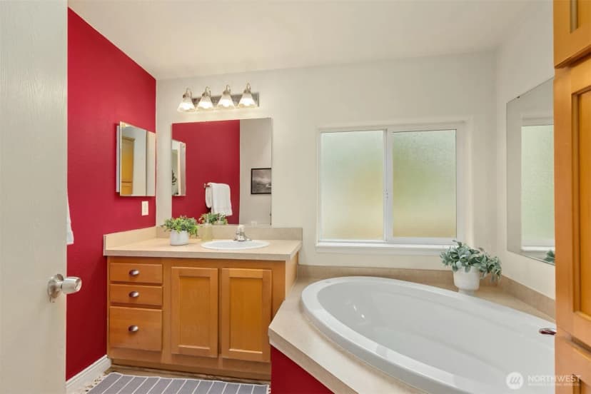 Property photo for 216 Madrona Way Ne, Bainbridge Island photo 10
