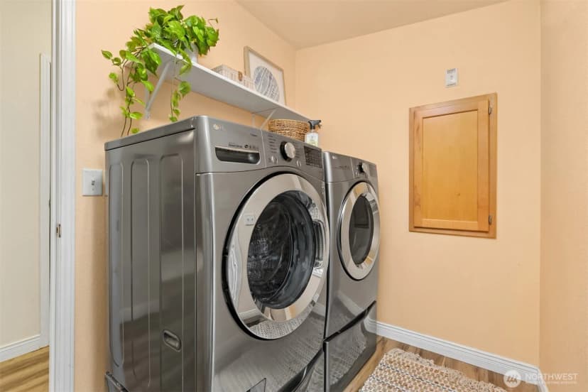 Property photo for 216 Madrona Way Ne, Bainbridge Island photo 14