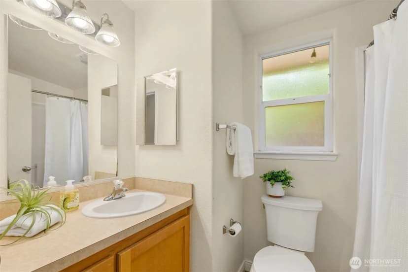 Property photo for 216 Madrona Way Ne, Bainbridge Island photo 13