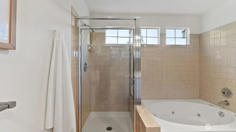 Property photo for 11426 Se 67th Place, Bellevue photo 18