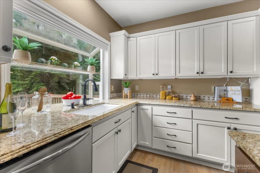 Property photo for 17319 213th Avenue Ne, Woodinville photo 15
