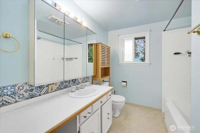 Property photo for 13111 Ashworth Avenue N, Seattle photo 9