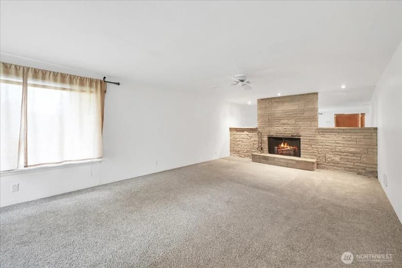 Property photo for 13111 Ashworth Avenue N, Seattle photo 3