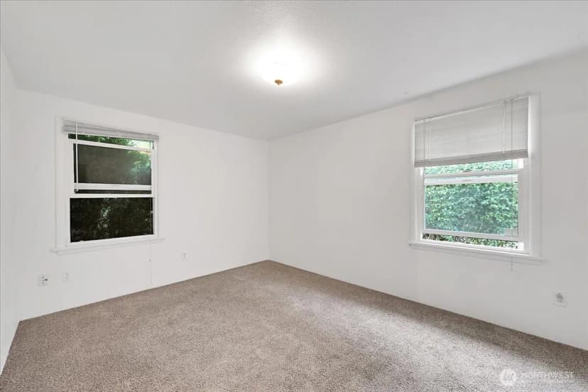 Property photo for 13111 Ashworth Avenue N, Seattle photo 8
