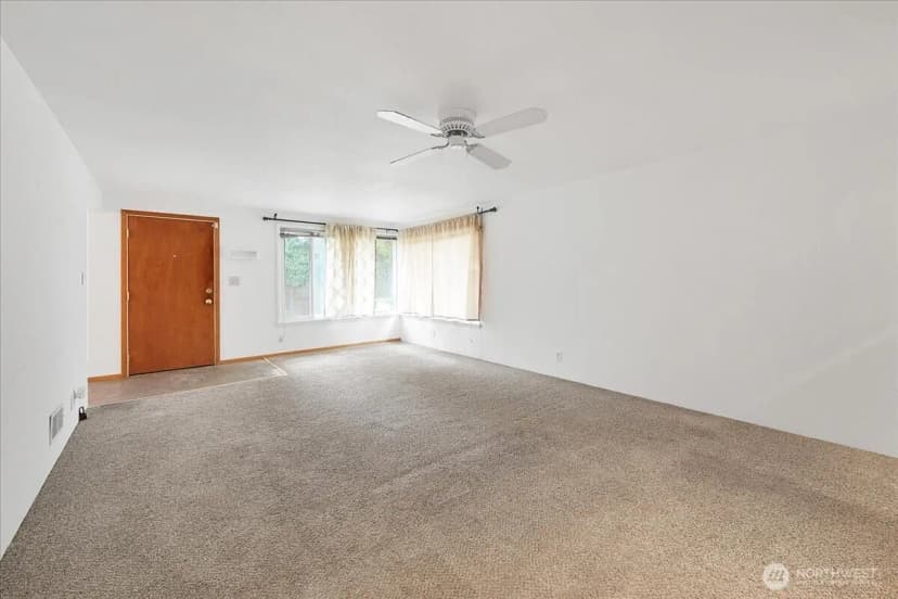 Property photo for 13111 Ashworth Avenue N, Seattle photo 2
