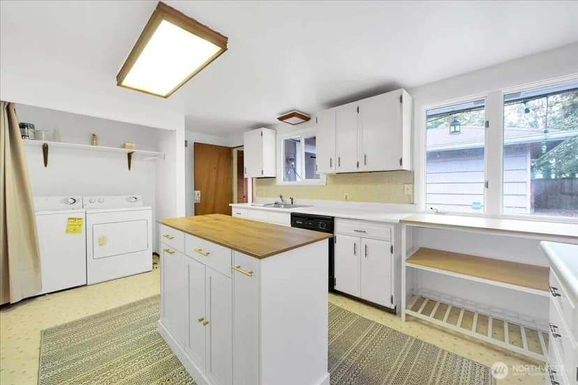 Property photo for 13111 Ashworth Avenue N, Seattle photo 10
