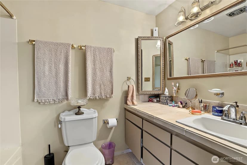 Property photo for 10810 59th Avenue Sw, Lakewood photo 18