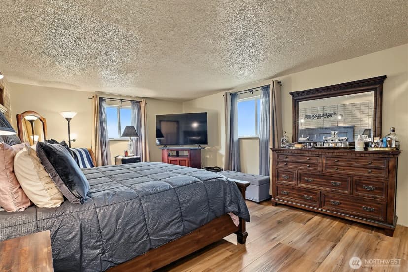 Property photo for 10810 59th Avenue Sw, Lakewood photo 16