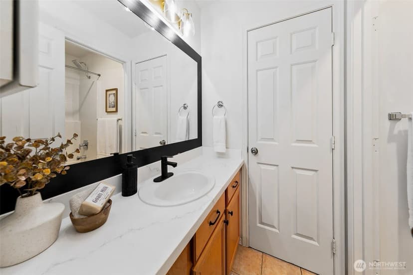 Property photo for 1313 N 95th Street, Seattle photo 9