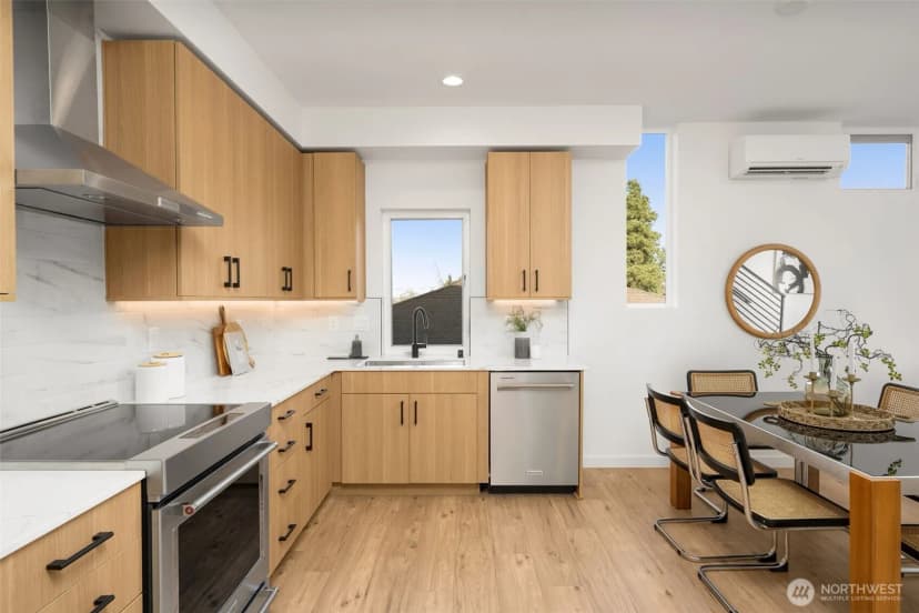 Property photo for 4408 A 50th Avenue S, Seattle photo 4