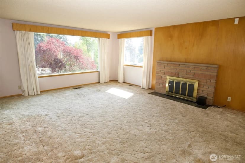 Property photo for 16333 Densmore Avenue N, Shoreline photo 4