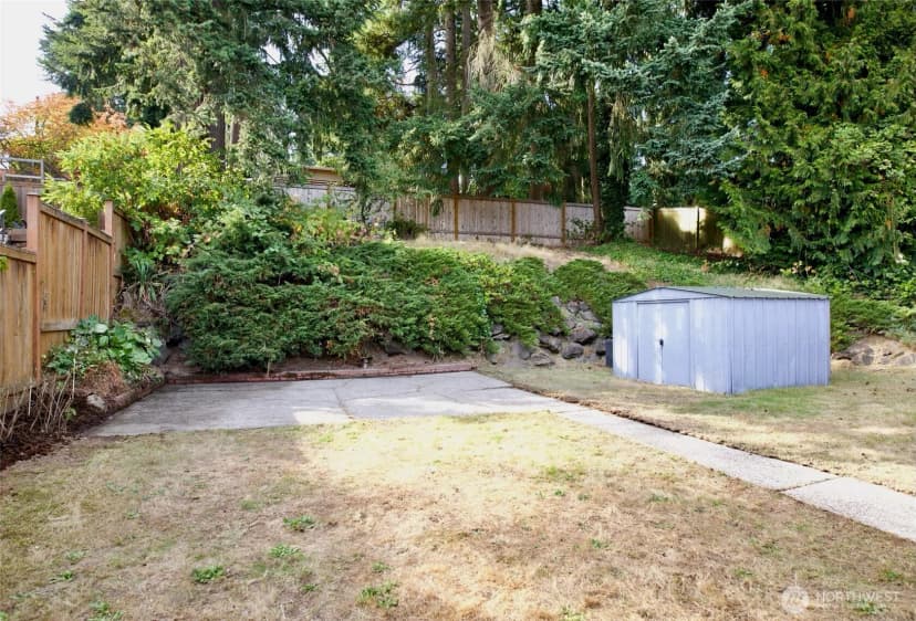 Property photo for 16333 Densmore Avenue N, Shoreline photo 18