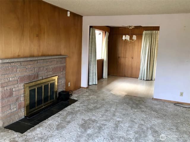 Property photo for 16333 Densmore Avenue N, Shoreline photo 5