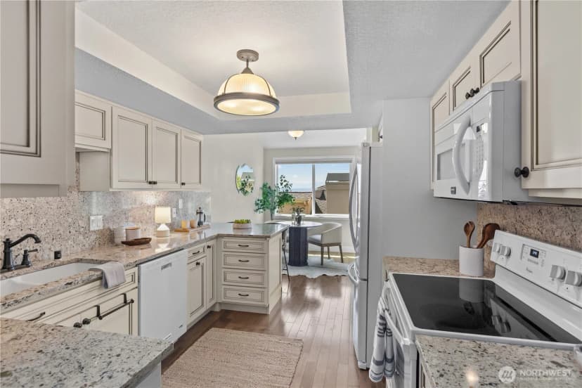 Property photo for 633 Main Street #202, Edmonds photo 19
