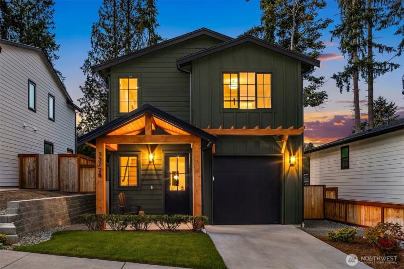 Property photo for 13728 Ne 101st Street, Kirkland