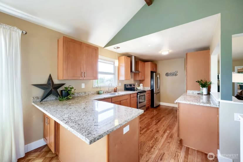 Property photo for 909 Sw Langston Road, Renton photo 8