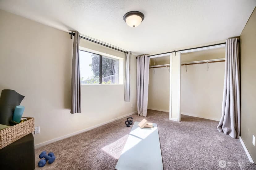 Property photo for 909 Sw Langston Road, Renton photo 18