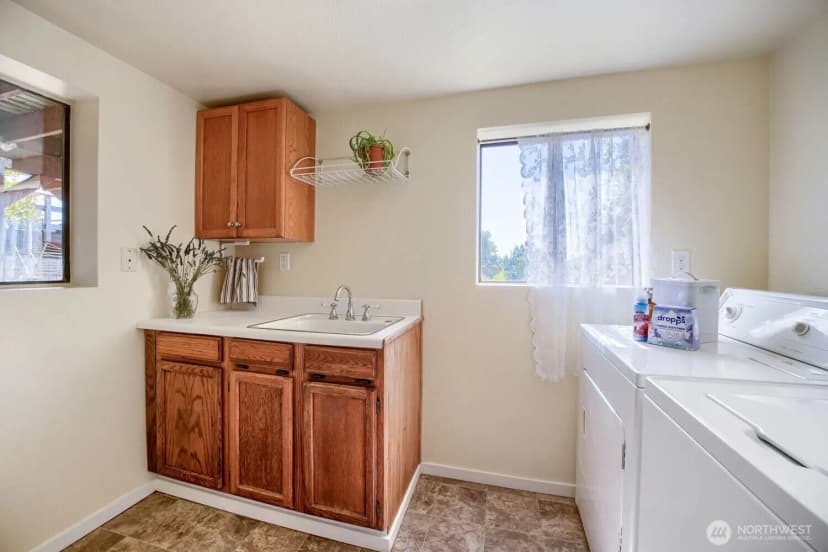 Property photo for 909 Sw Langston Road, Renton photo 19