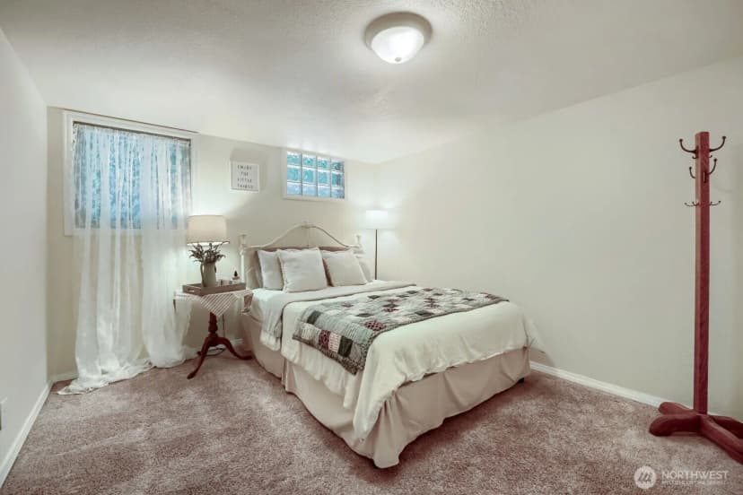 Property photo for 909 Sw Langston Road, Renton photo 17