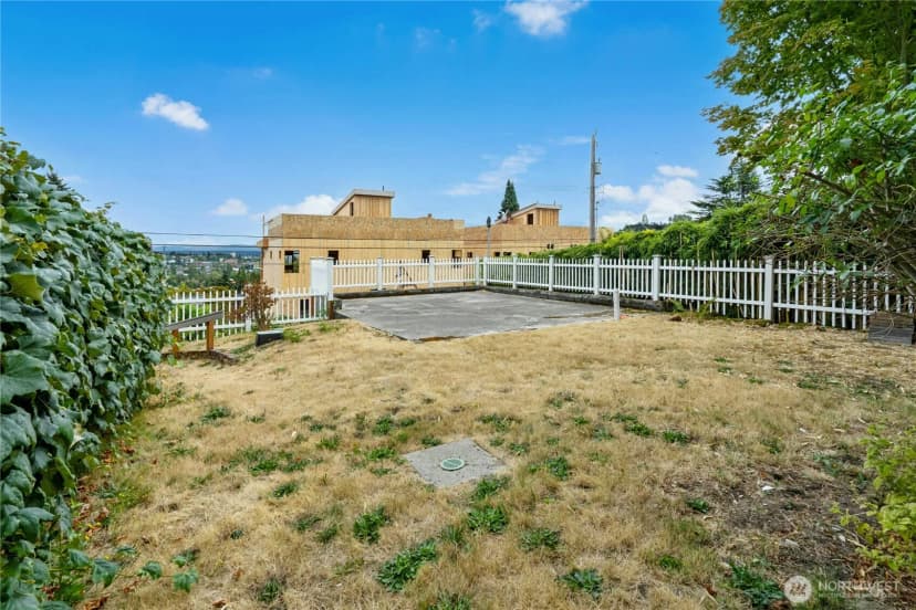 Property photo for 3438 10th Avenue W, Seattle photo 34