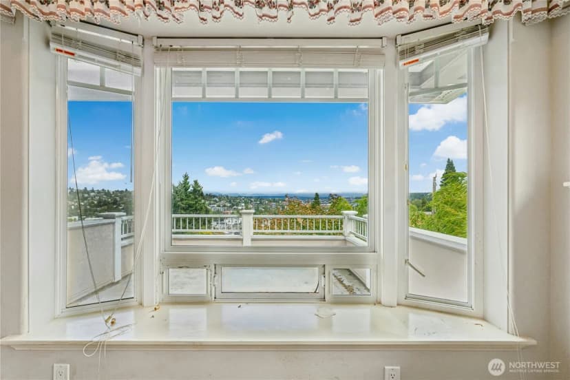 Property photo for 3438 10th Avenue W, Seattle photo 19