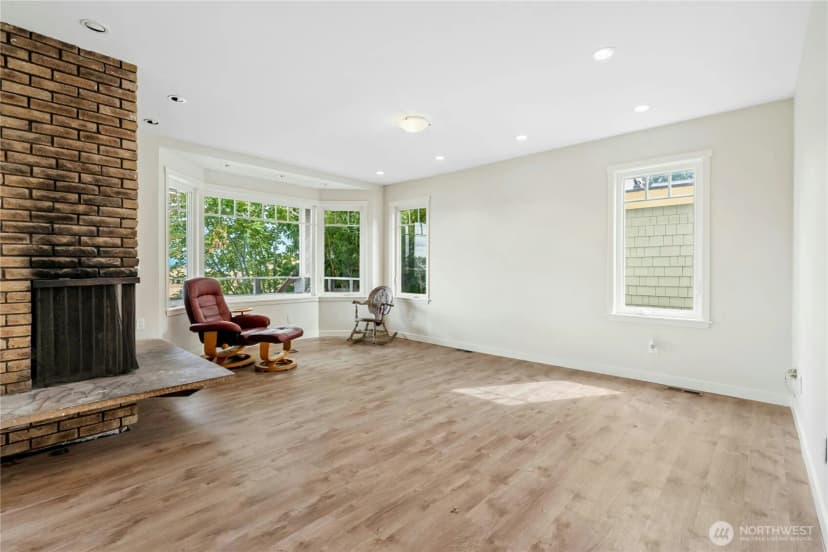 Property photo for 3438 10th Avenue W, Seattle photo 5