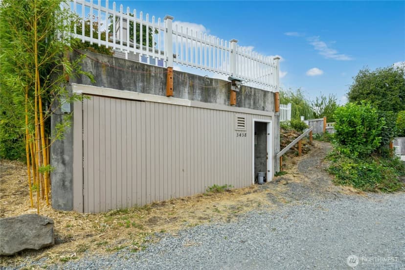 Property photo for 3438 10th Avenue W, Seattle photo 35